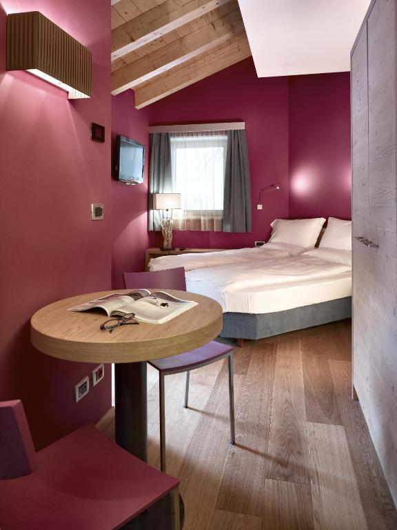 Color Home Suite Apartments Предаццо Номер фото